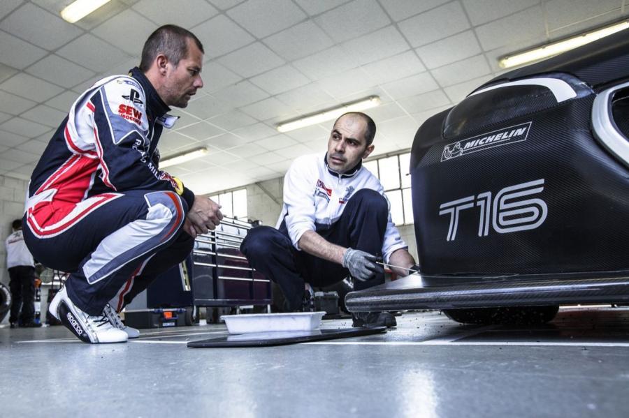  Peugeot 208 T16 with Sebastien Loeb 2013 года  (фото 8 из 13)